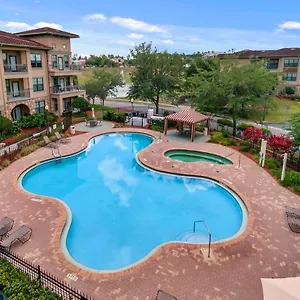 Gorgeous At The Bella Piazza Apartment